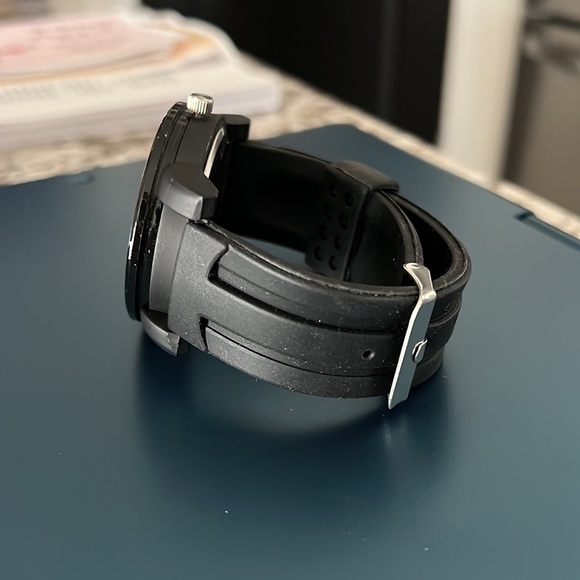 Watch - Picture 6 of 9